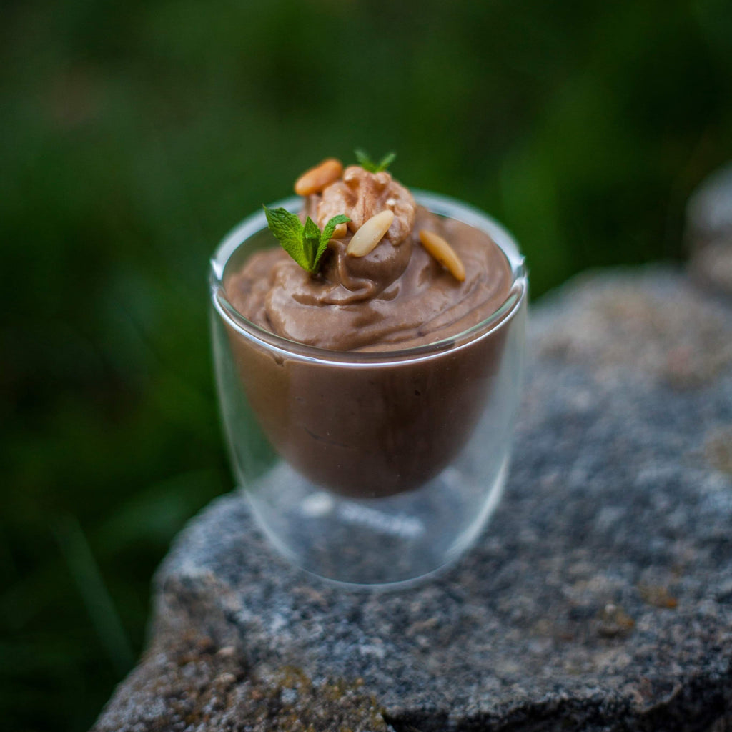 RECEPT: Připravte si jemný kakaový avokádový pudink z domácí kešu pasty